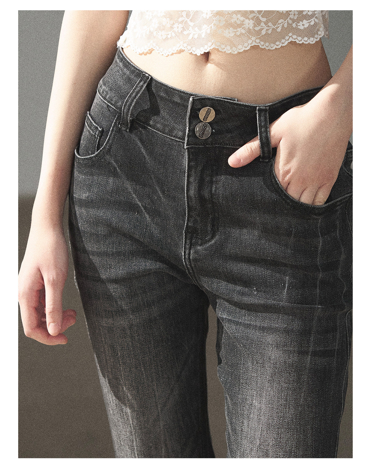 170726 "Her Quiet Shore" Rock Black Mid-Rise Flared Jeans