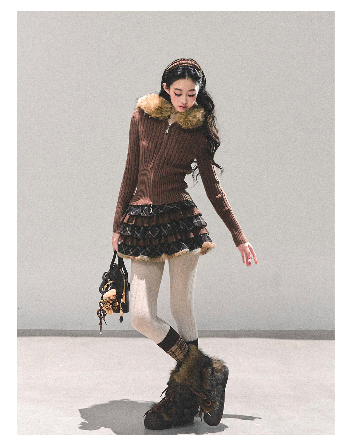 少也眼 “Sunset Left Behind” Knit Sweater Hoodie with Detachable Fur Trim 143685435