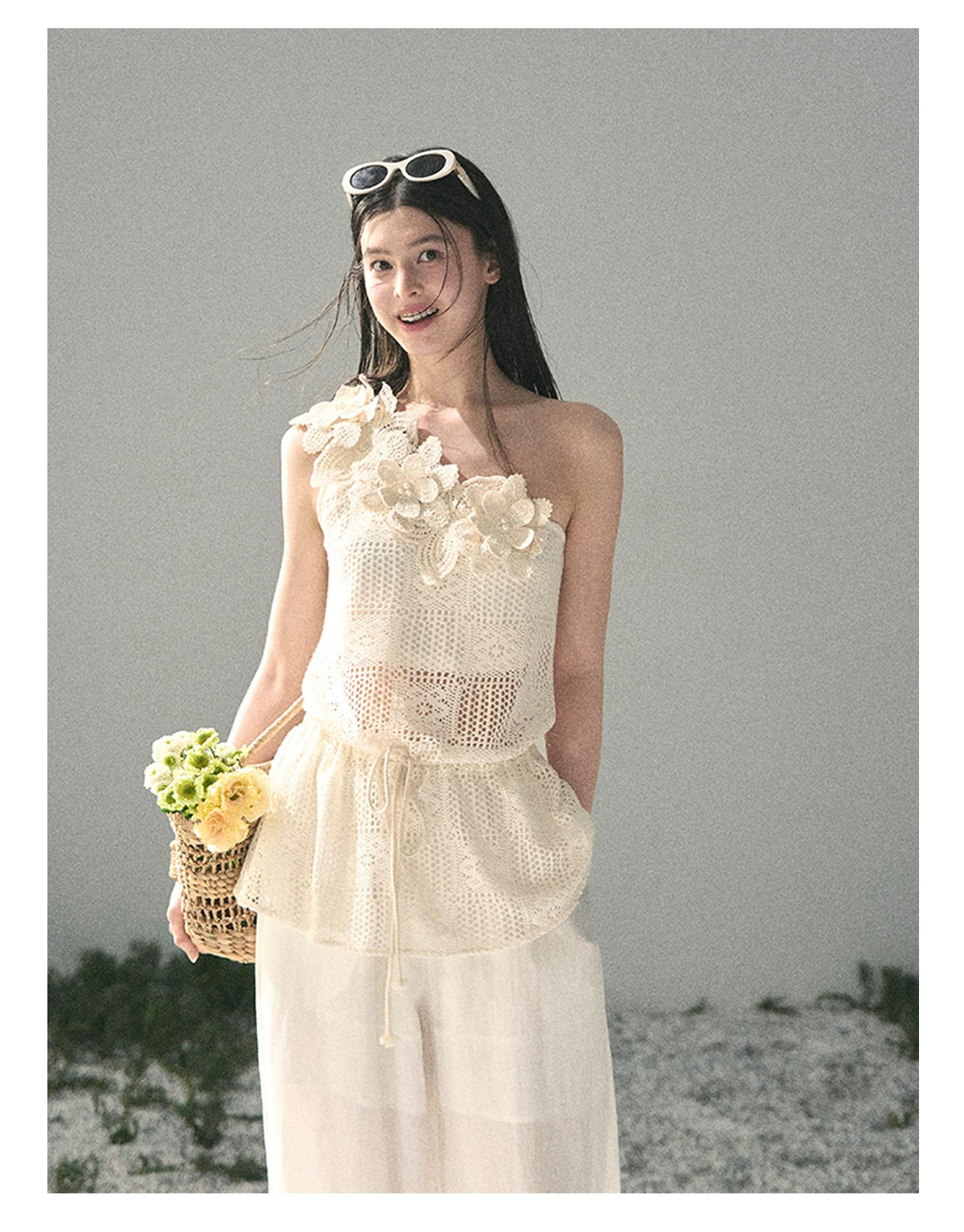 “Petals Carried by the Breeze” Dutch Cream Floral One-Shoulder Cutout Top 453543