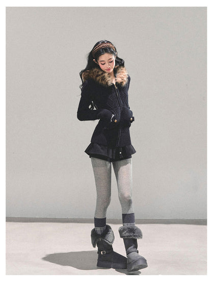 少也眼 "Only She Walks By" Black Hooded Knit Sweater