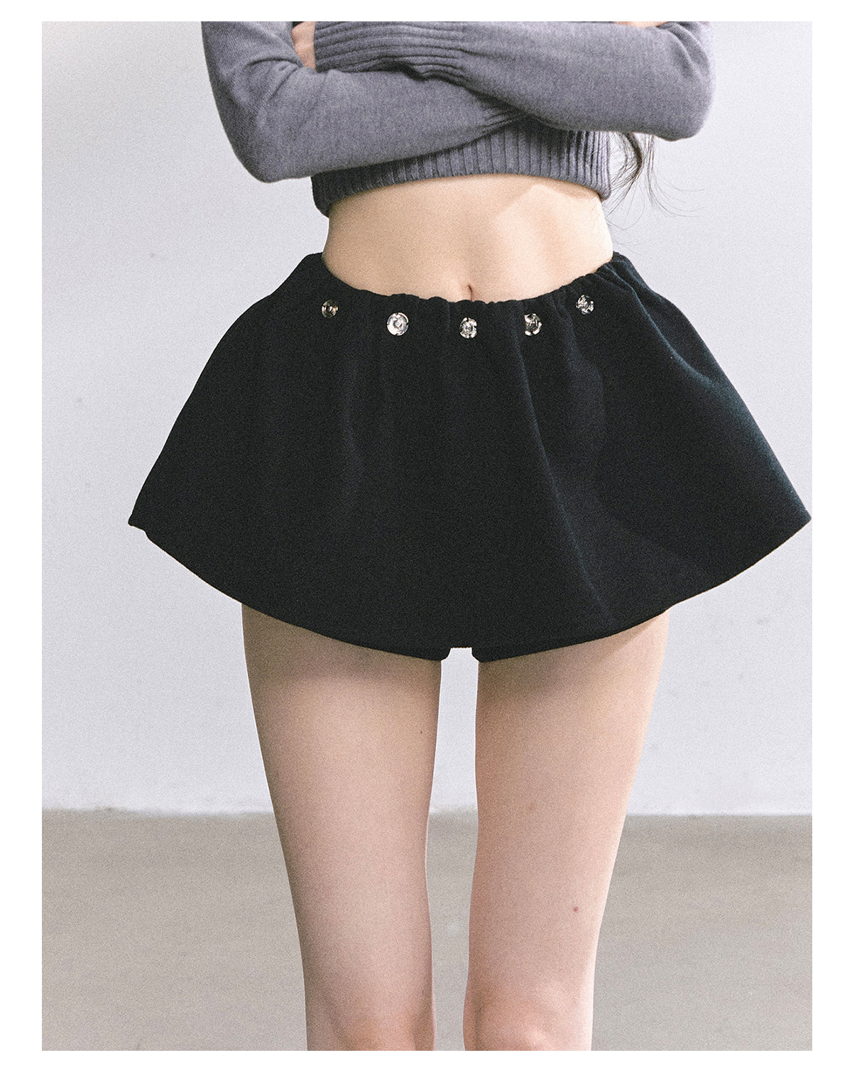 少也眼 "Wild Model-Leg Aura" Woolen Flared Mini Skirt - Black 1483645