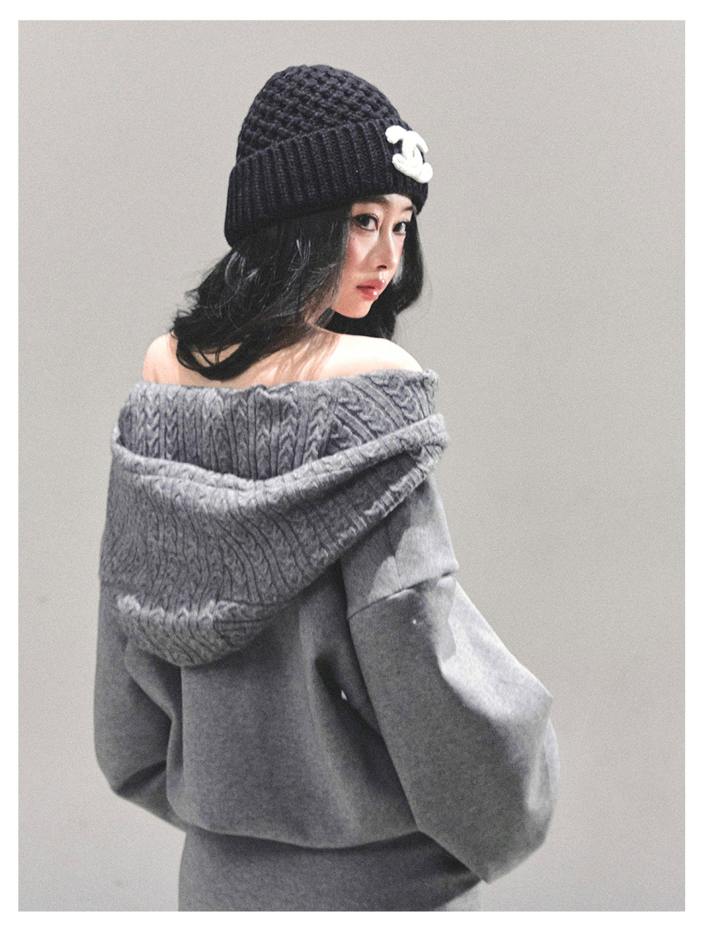 少也眼 "Silent Gravity" Off-Shoulder Oversized Sweatshirt (with Belt)