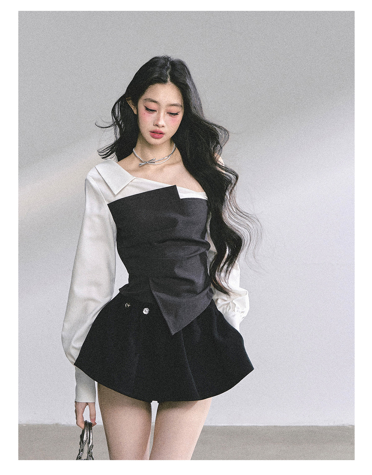 少也眼 "Gossip Senior Muse" Faux-Layered French Asymmetric Shoulder Blouse 56485652