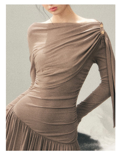 少也眼 "Pure Heart Reflected in Snow" French Cool Off-Shoulder Knit Maxi Dress