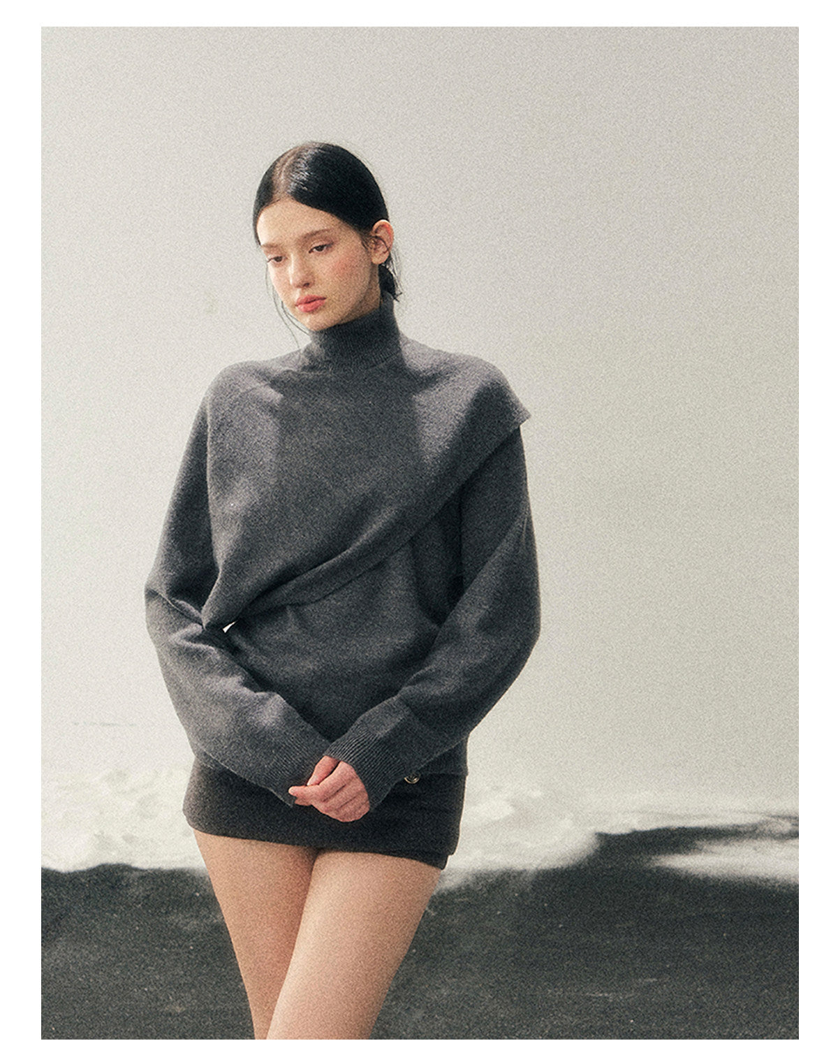 少也眼 "Pine Haze" Smart Gray Turtleneck Knit Two-Piece Set