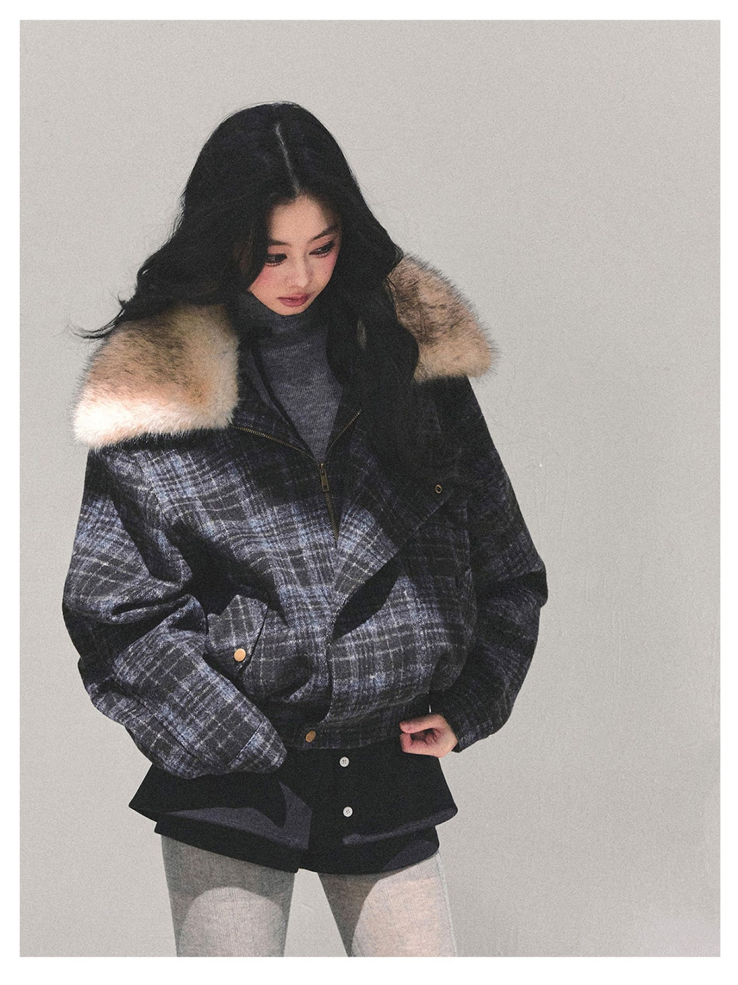 少也眼 “Quiet Radiance" Navy Check Oversized Wool Jacket