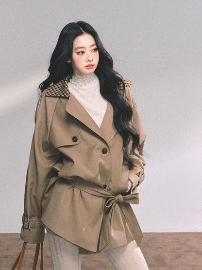 少也眼 "Zurich Elegance Trench" – Audrey-Inspired Relaxed Plaid Coat