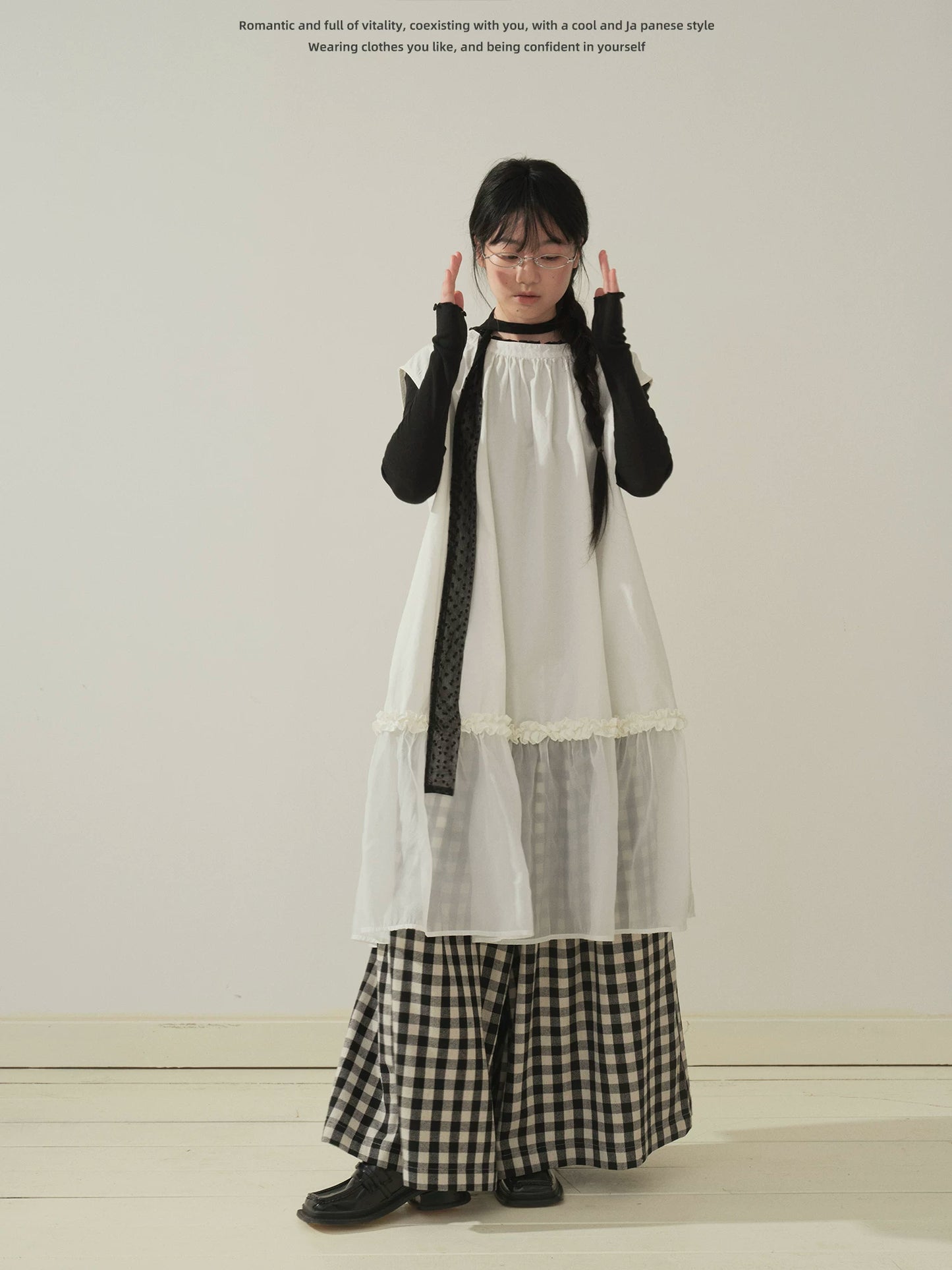 "Floating Veil" Mesh Panel Layering Maxi Dress (Black / White)