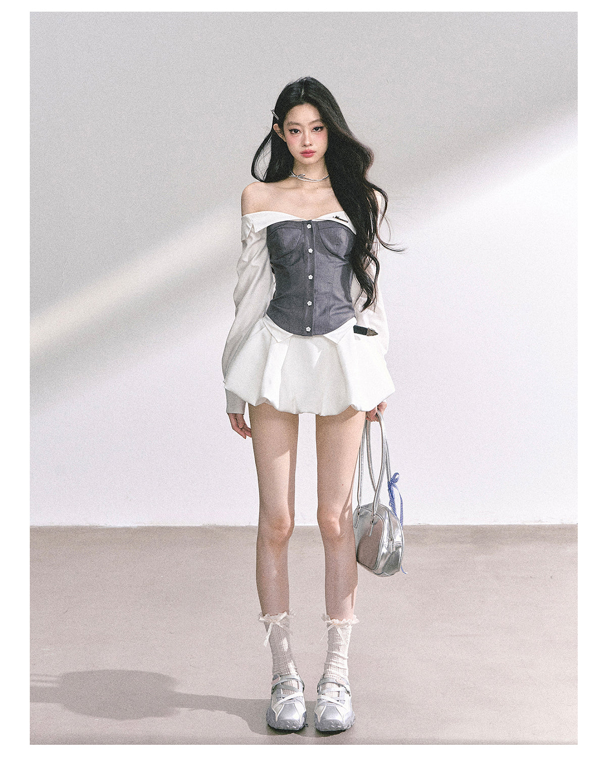 少也眼 "London Crush" Off-Shoulder Dual-Layer Long-Sleeve Spicy Girl Tee - Gray White