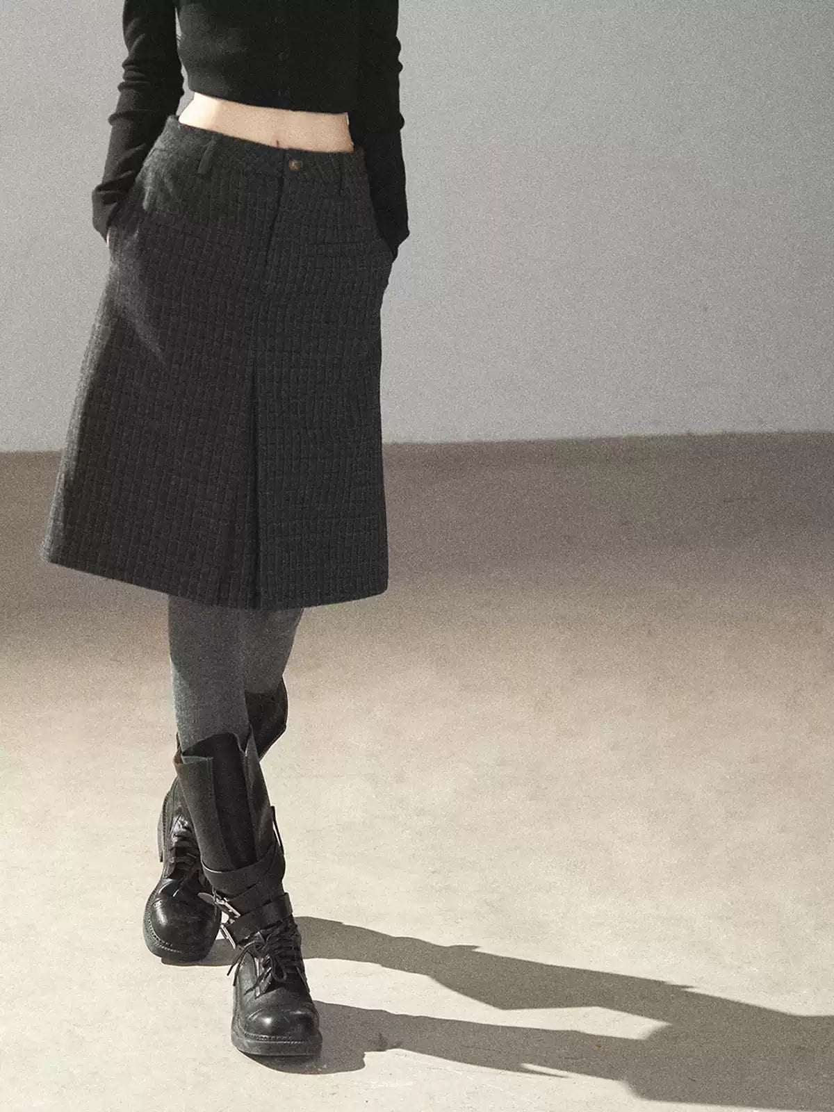 AOMALM - Rich Black Wool-Blend Pleated A-Line Midi Skirt
