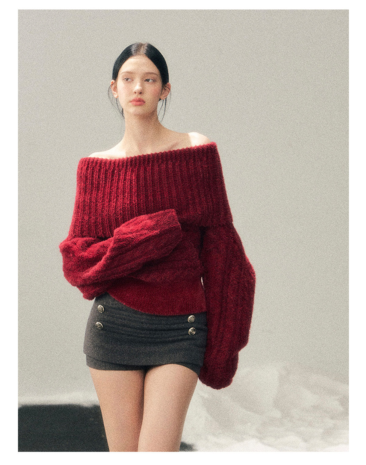 少也眼 "Crimson Glow on the Shoulders" Off-Shoulder Cable Knit Cropped Sweater