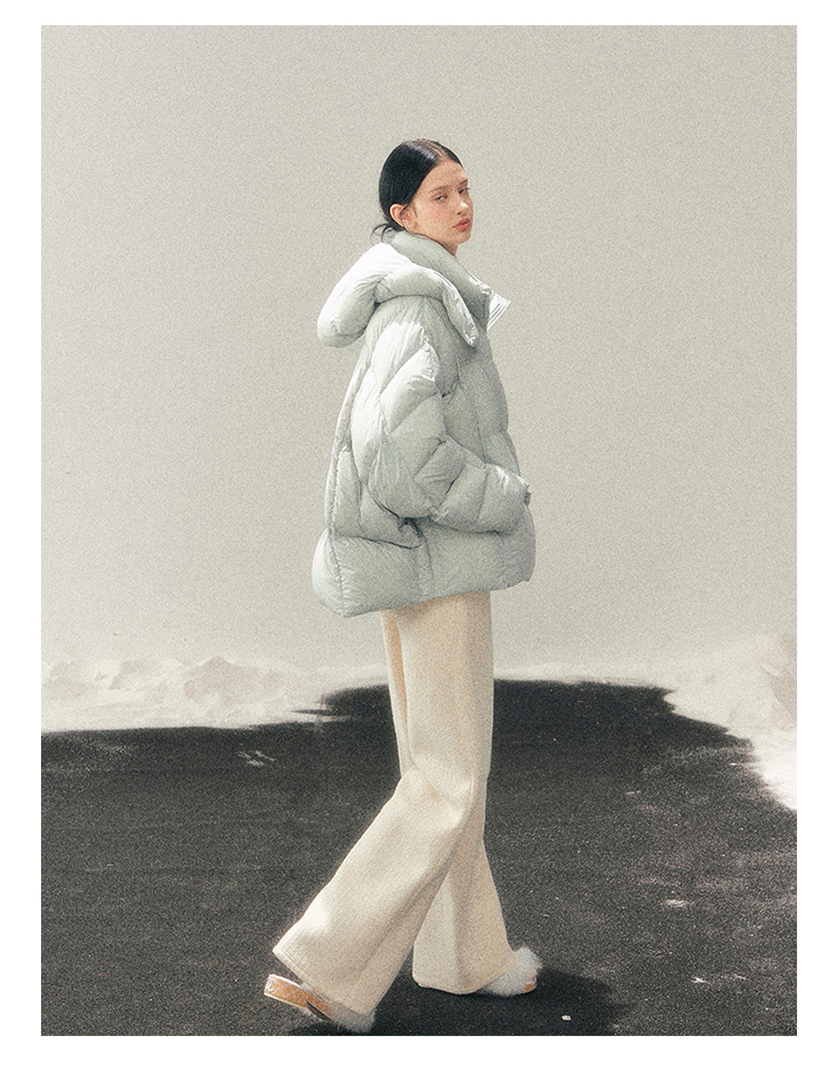 少也眼 "Thawing Snow Realm" Matte Nylon Down Puffer Jacket - Glacier Blue