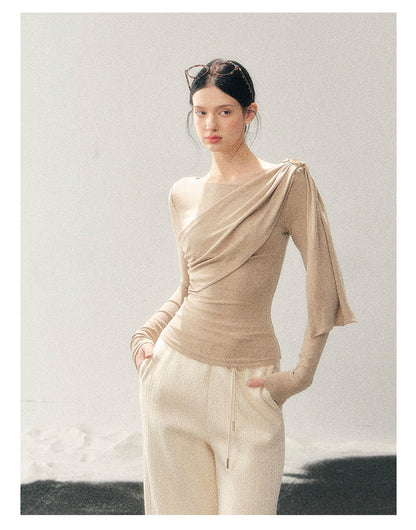 少也眼 “She Is Lighter Than the Wind” Streamer-Neck Top - Oatmeal