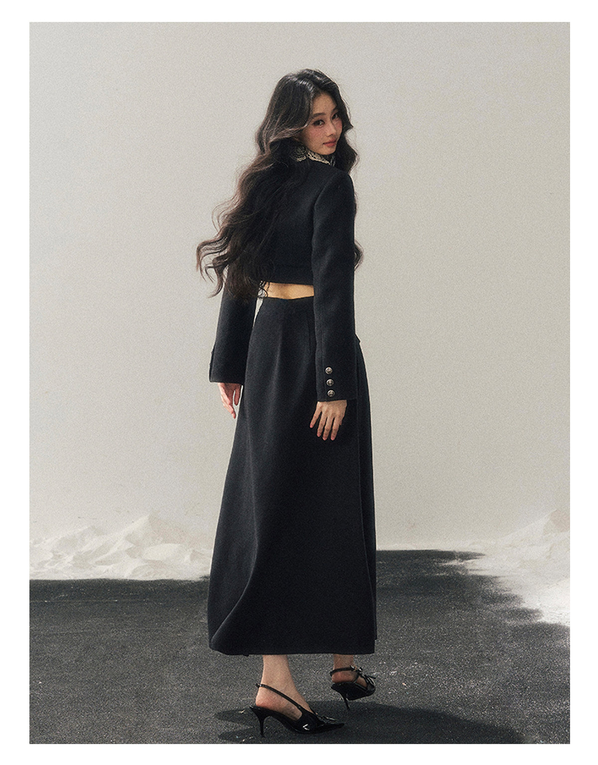少也眼 "Whispers of Lace" Black French Lace Two-Piece Skirt Set
