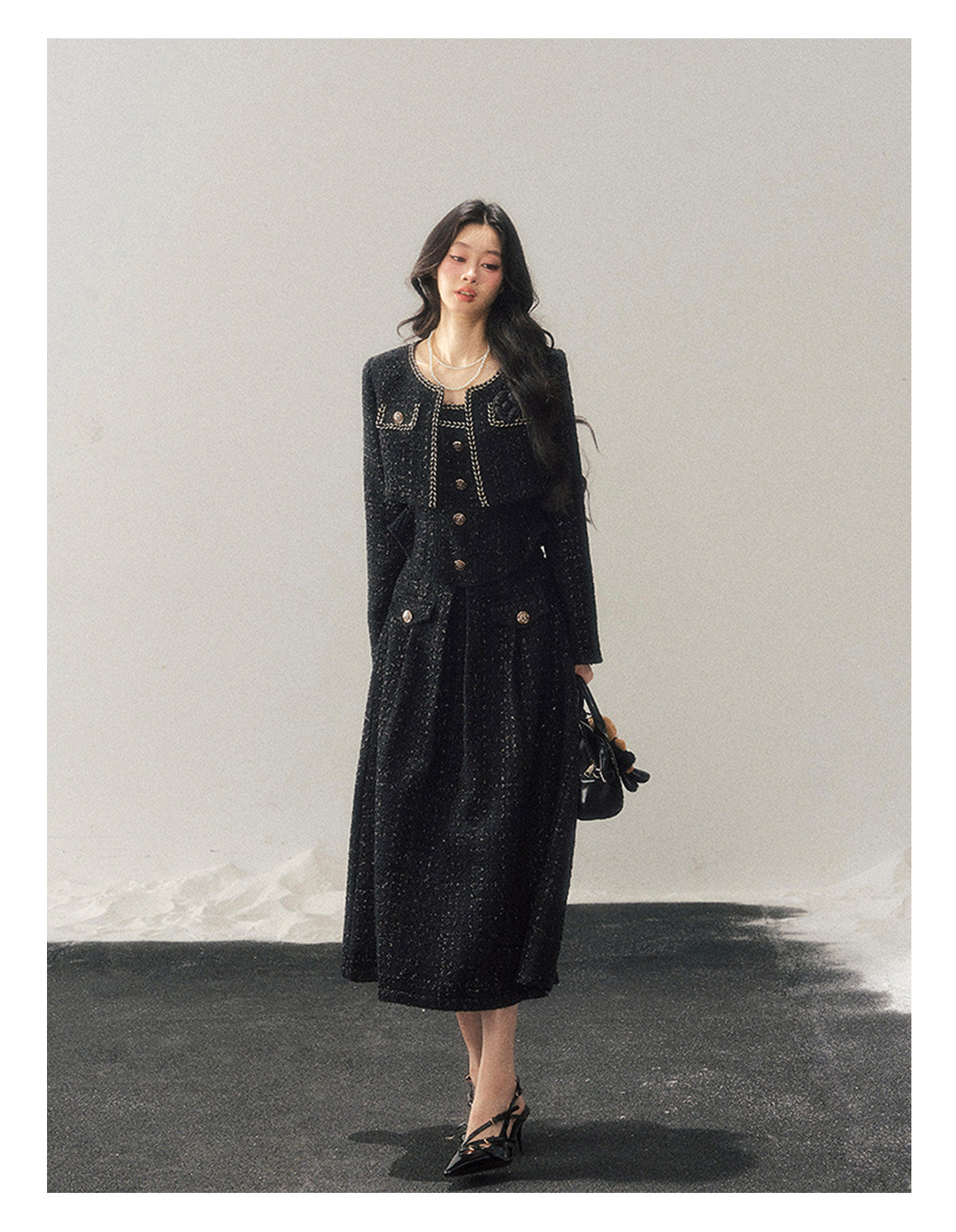 少也眼 "Before the Moon Falls" Bouclé Wool Tweed Set - Black