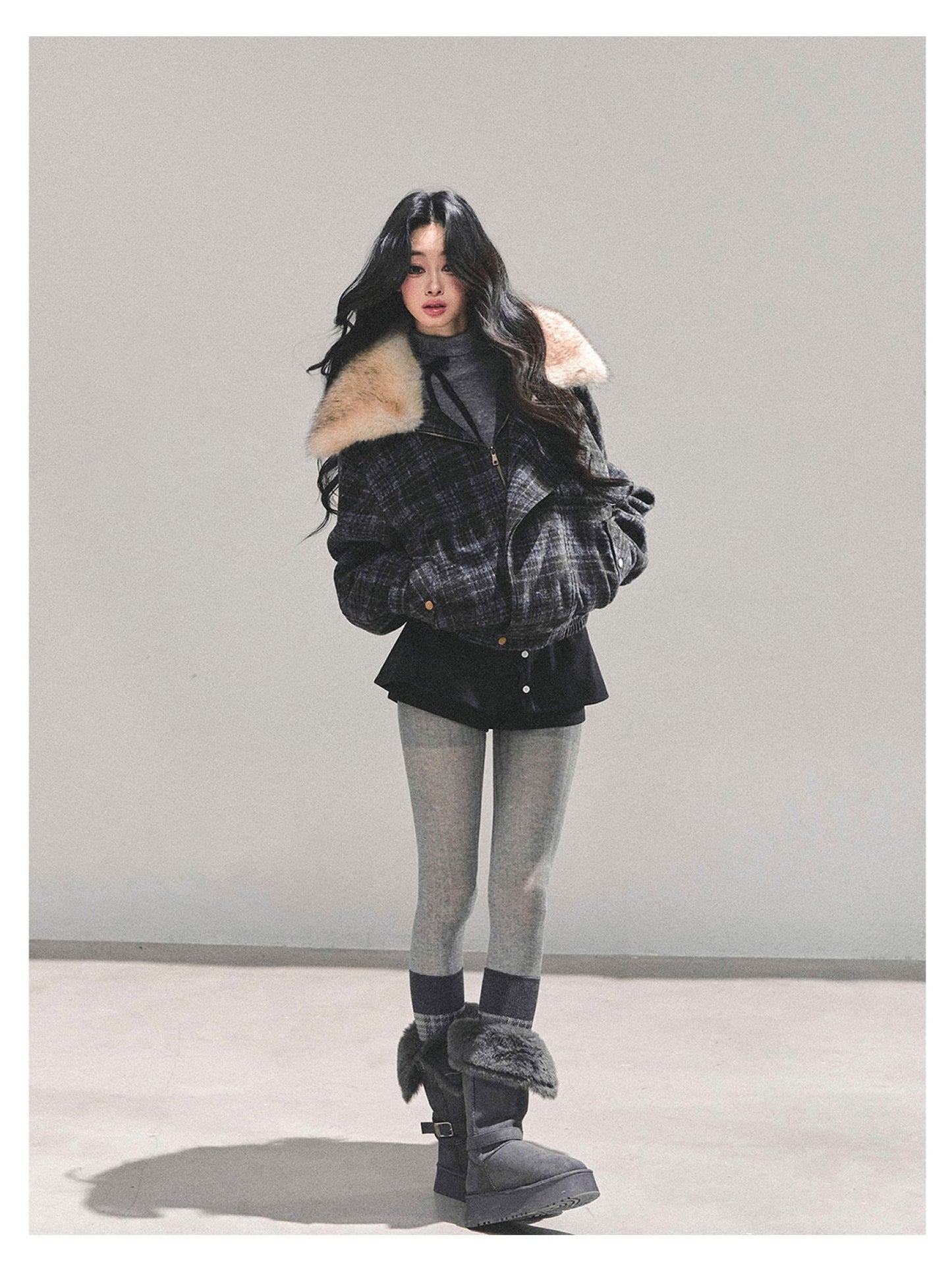 少也眼 “Quiet Radiance" Navy Check Oversized Wool Jacket