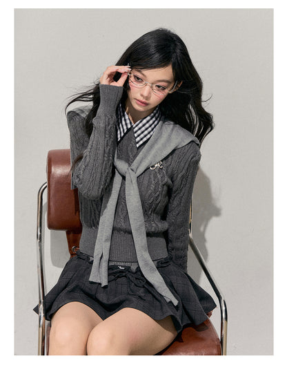 少也眼 “Unfinished Poem” Preppy Plaid-Collar Cable Knit Sweater - Gray