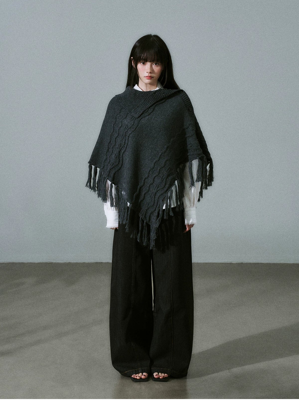 LOST FOREST - Wool-Blend Bow Graphic Fringe Cape Shawl (Coffee / Dark Gray)