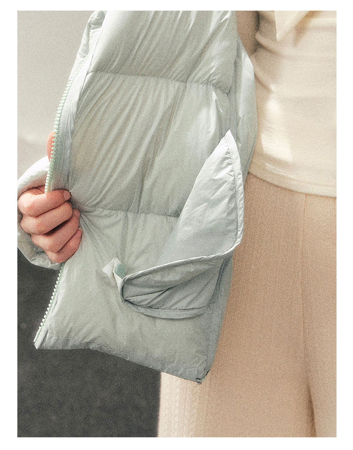 少也眼 "Thawing Snow Realm" Matte Nylon Down Puffer Jacket - Glacier Blue
