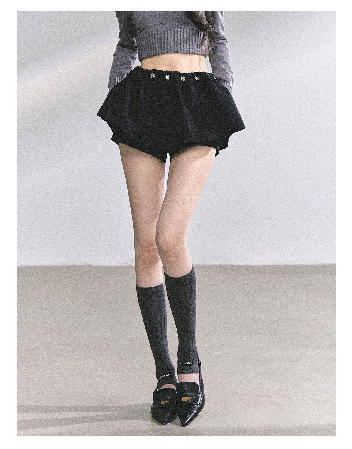 少也眼 "Wild Model-Leg Aura" Woolen Flared Mini Skirt - Black 1483645