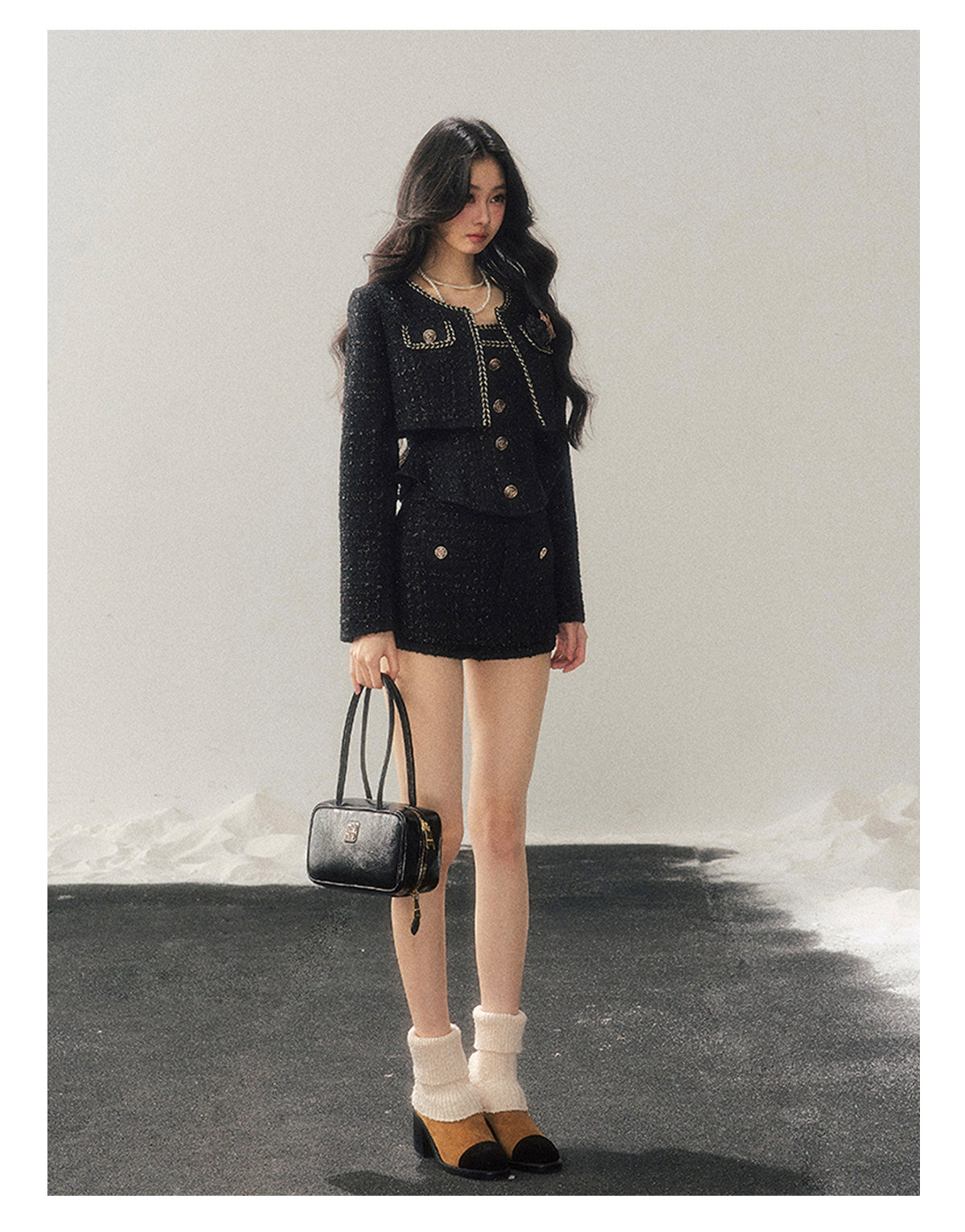 少也眼 "Before the Moon Falls" Bouclé Wool Tweed Set - Black