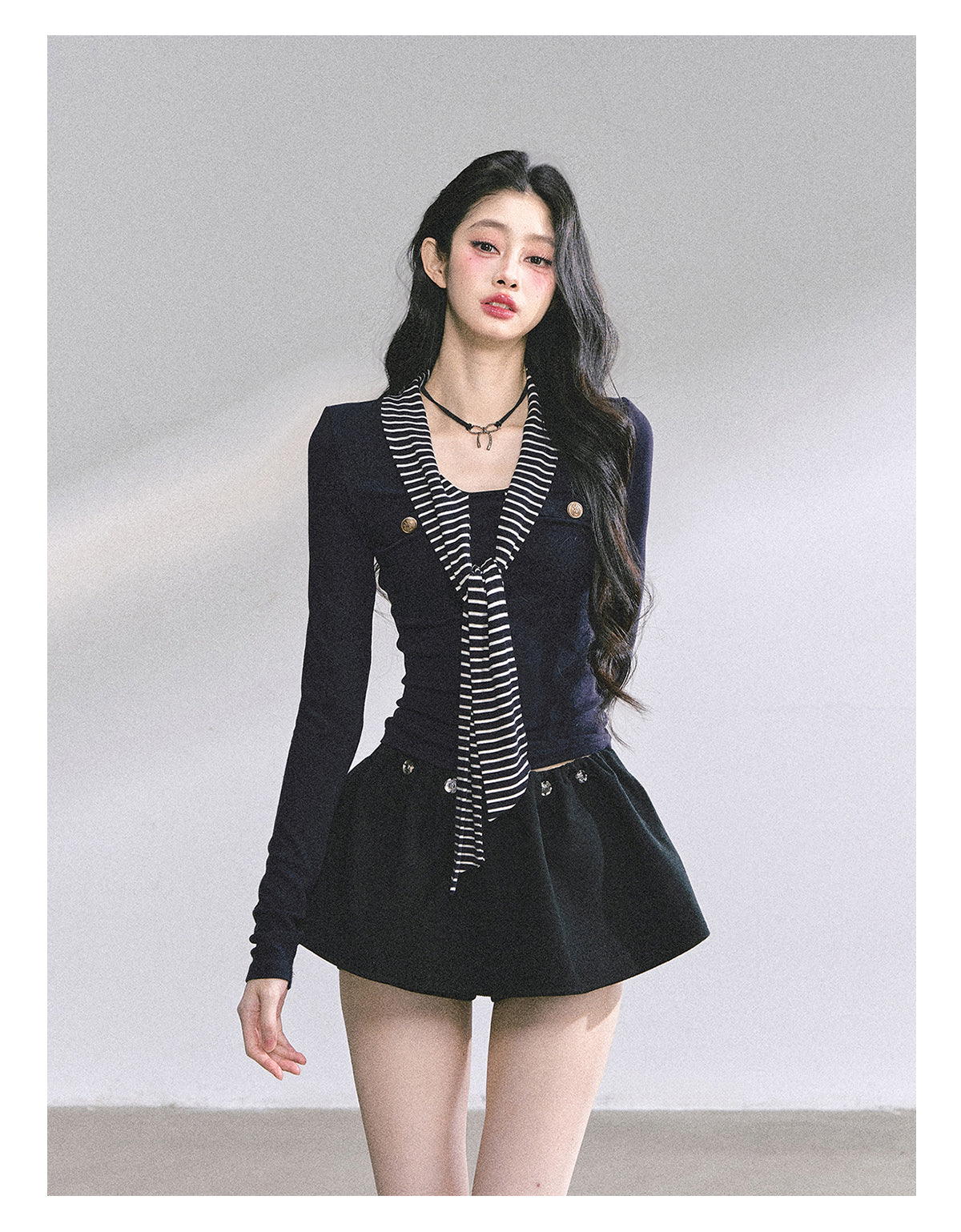少也眼 "High-Mind Lady" American-Style Tee with Striped Neck Tie - Navy 145846315