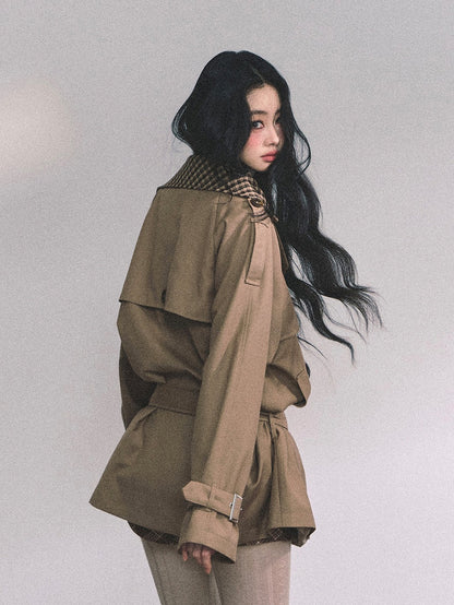 少也眼 "Zurich Elegance Trench" – Audrey-Inspired Relaxed Plaid Coat
