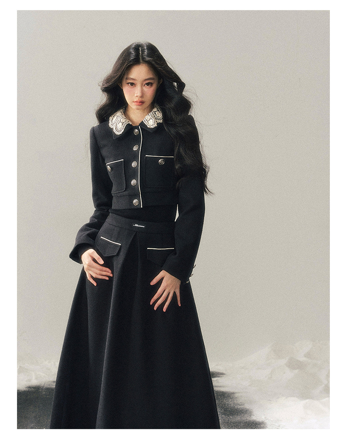 少也眼 "Whispers of Lace" Black French Lace Two-Piece Skirt Set