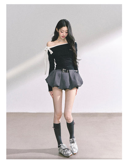 少也眼 "Sweet Temptation Spiral" Asymmetric Off-Shoulder Long-Sleeve Crop Tee - Black