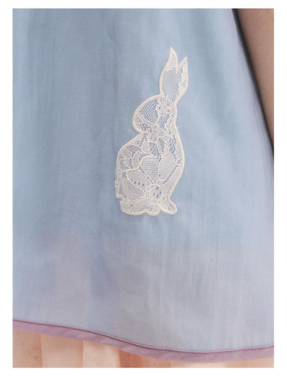 "Antique Dollhouse" Lace Appliqué Peter Pan Collar Puff Sleeve Blouse (Ivory White/ Still Blue)