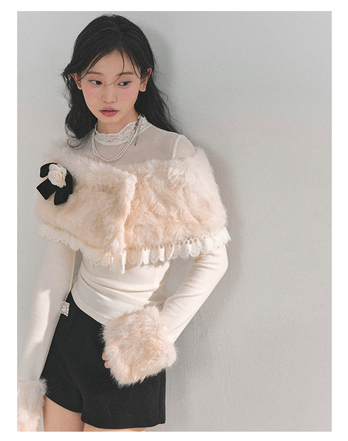少也眼 “Snow-Melt Whispers” Milky White Lace Mesh Fur Top