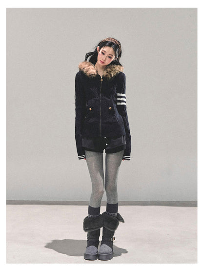 少也眼 "Only She Walks By" Black Hooded Knit Sweater