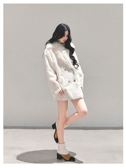 少也眼 "She Walks Into the Void" Cream White Plush Winter Jacket