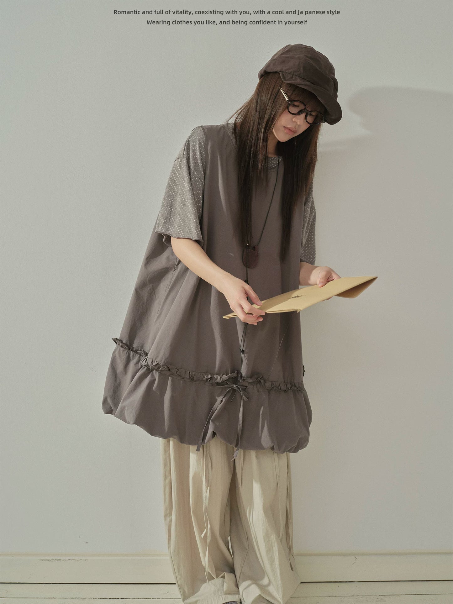 "Quiet Dots" Polka Dot Linen Blend T-Shirt (White / Coffee Gray)