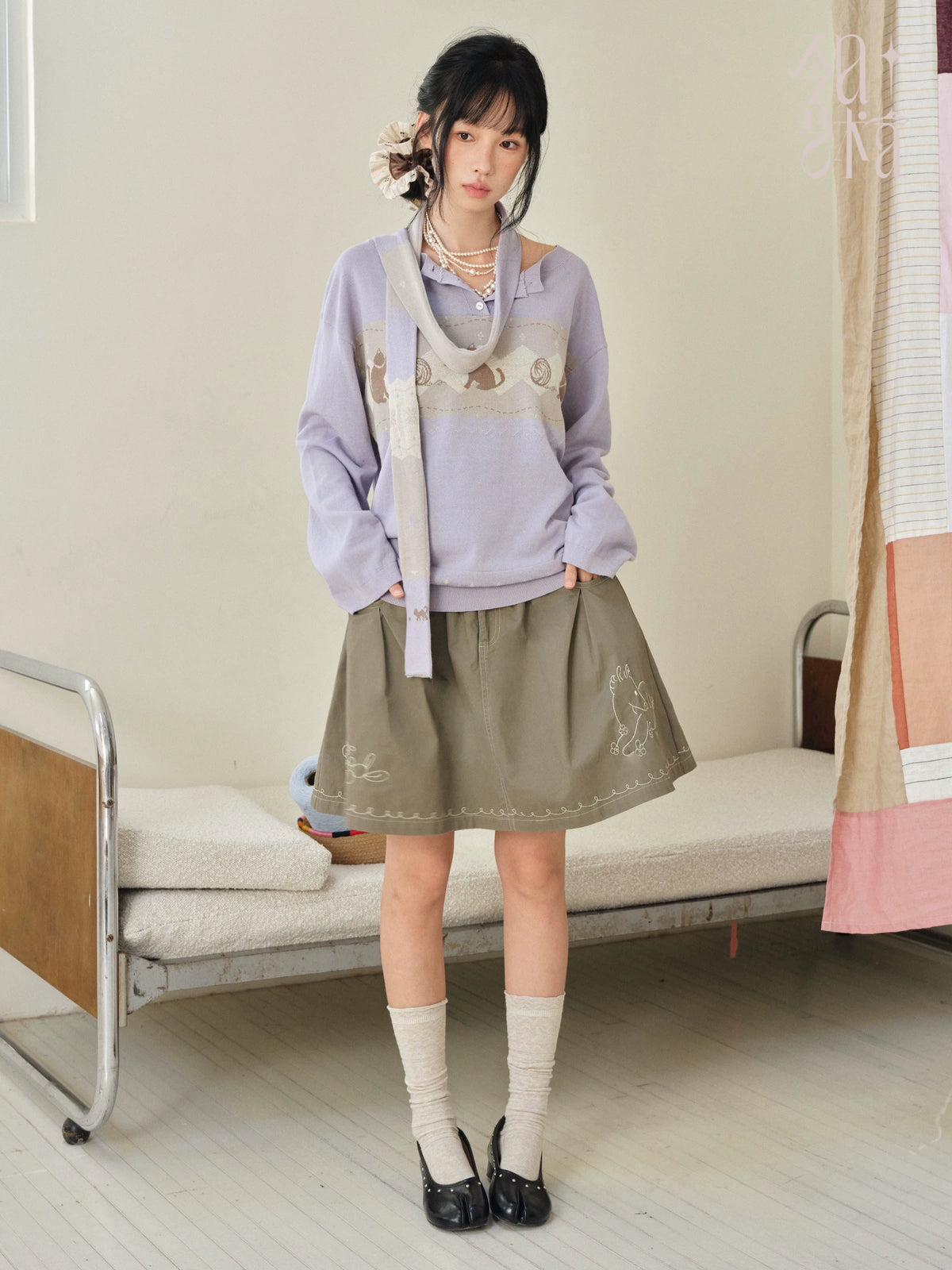 DAILY ARTIST - Taro Purple Cat & Yarn Ball Henley Knit Pullover (With Matching Scarf)