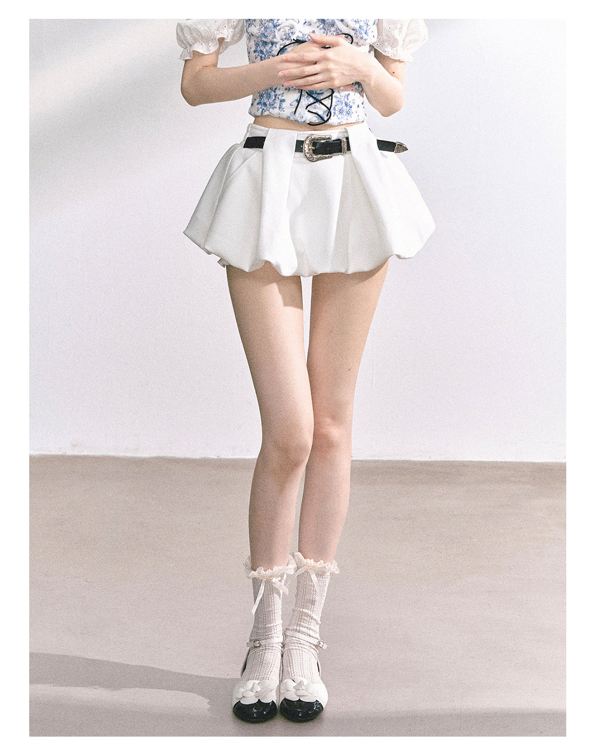 少也眼 “City Muse" High-Waist Tulip Mini Skirt - White 7520678