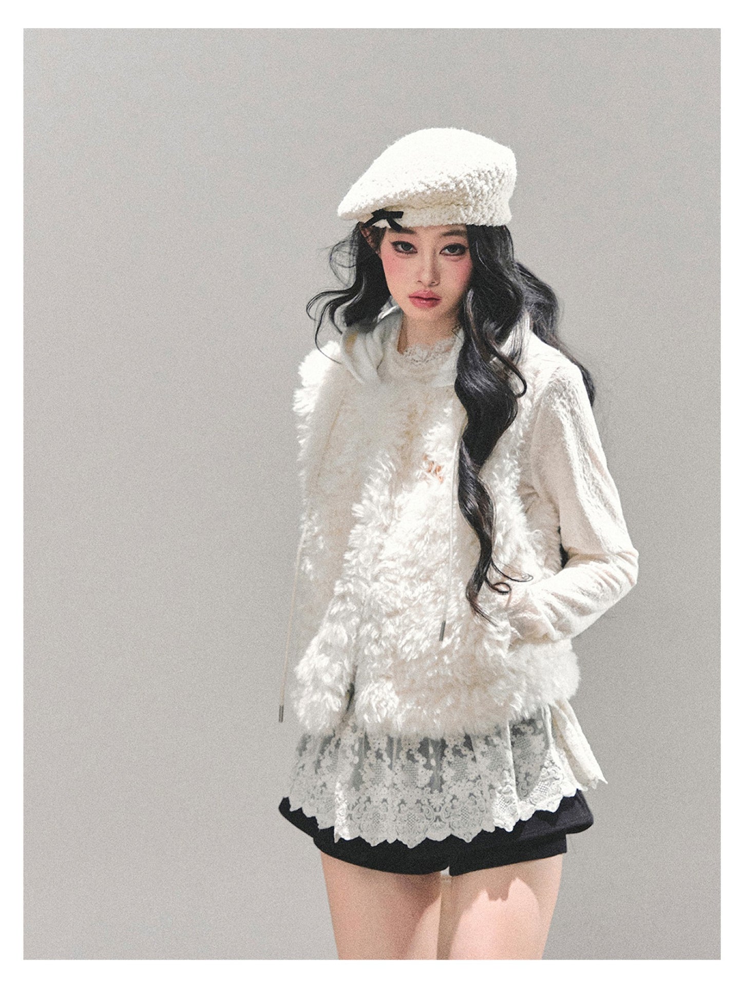 少也眼 “The Weightless Snow" Faux Shearling Vest Jacket (with Removable Hood)