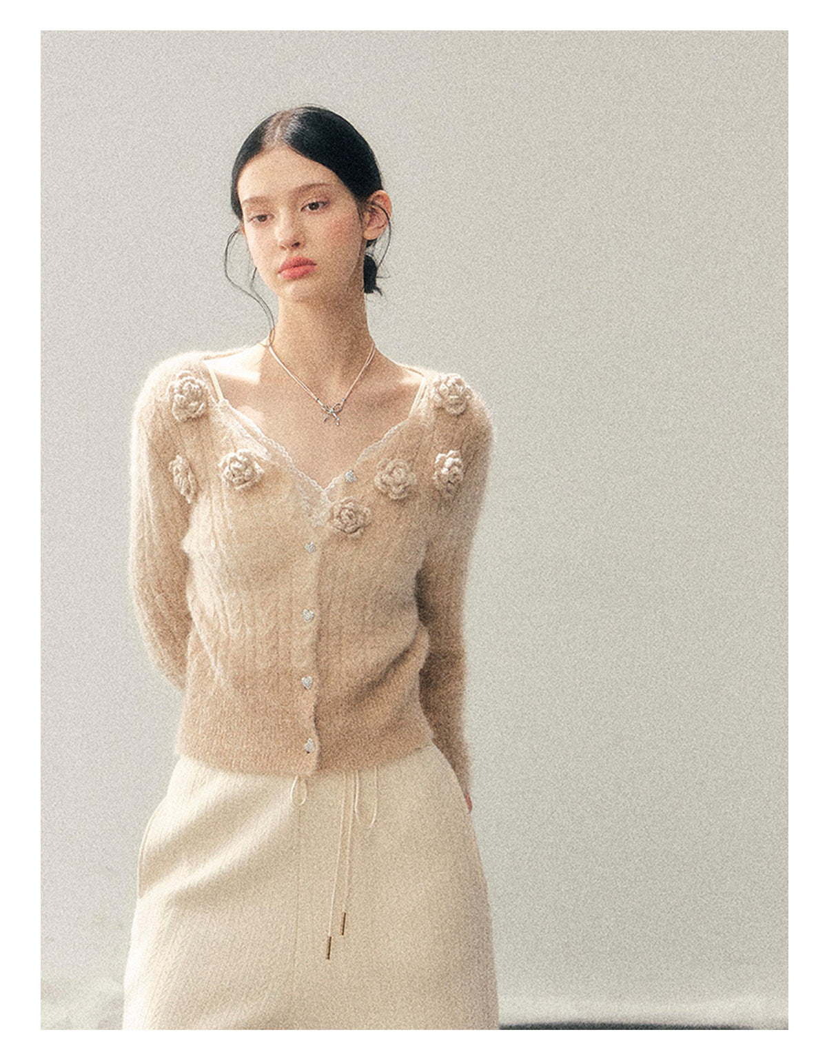 少也眼 “The Density of Lingering Warmth” French-Inspired Floral Knit Top