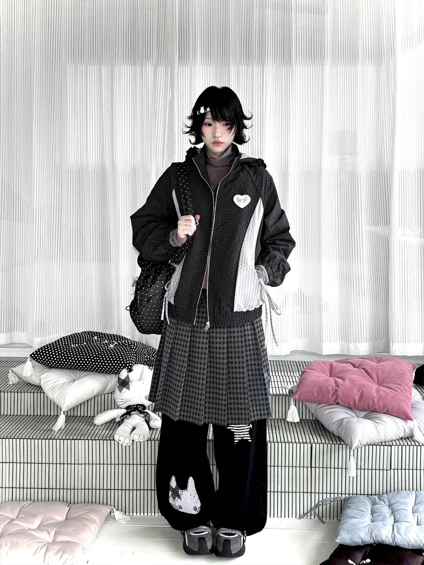 "Cold Air" Black Padded Jacket / Base Layer Top / Polka Dots Skirt / Sweatpants Set
