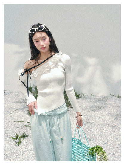 少也眼 “Hidden Softness” Apricot Asymmetric Lace-Trim Knit Cropped Top 855635