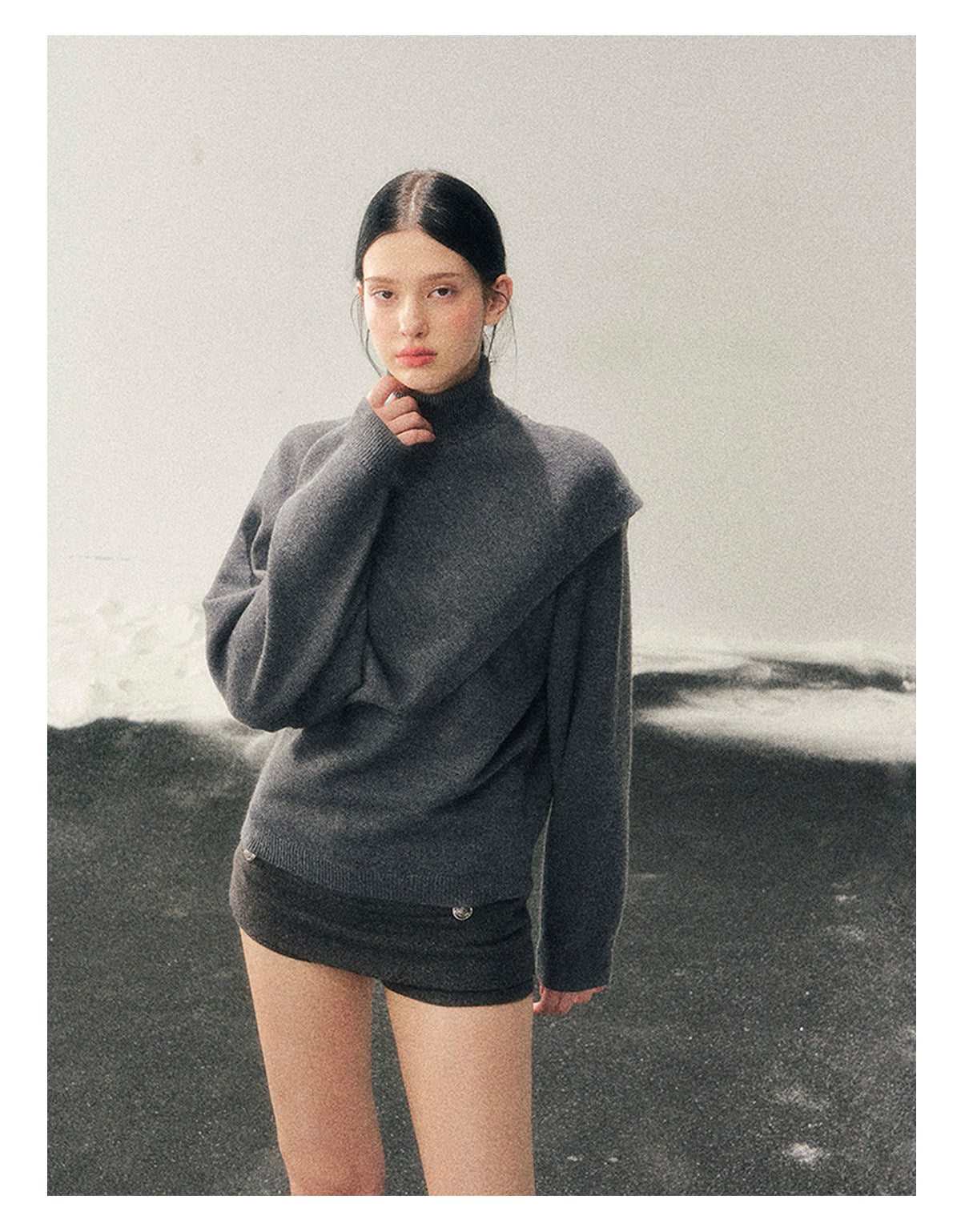少也眼 "Pine Haze" Smart Gray Turtleneck Knit Two-Piece Set