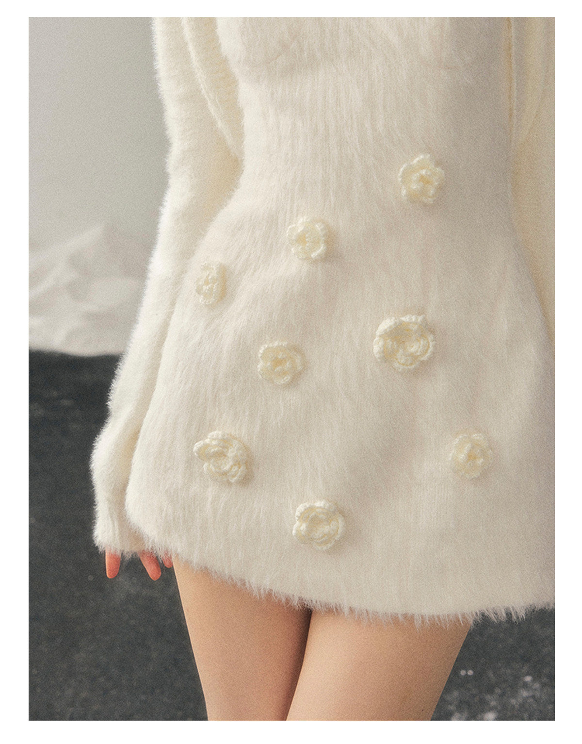 少也眼 "She Steps Through Frostlight" French 3D Floral Faux Mink Mini Dress - Camellia White
