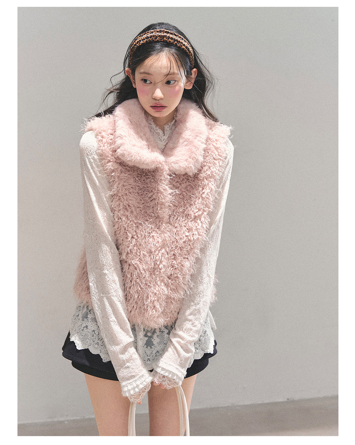少也眼 “Warmth of a Dreamscape” Pink Faux-Fur Vest 94468854