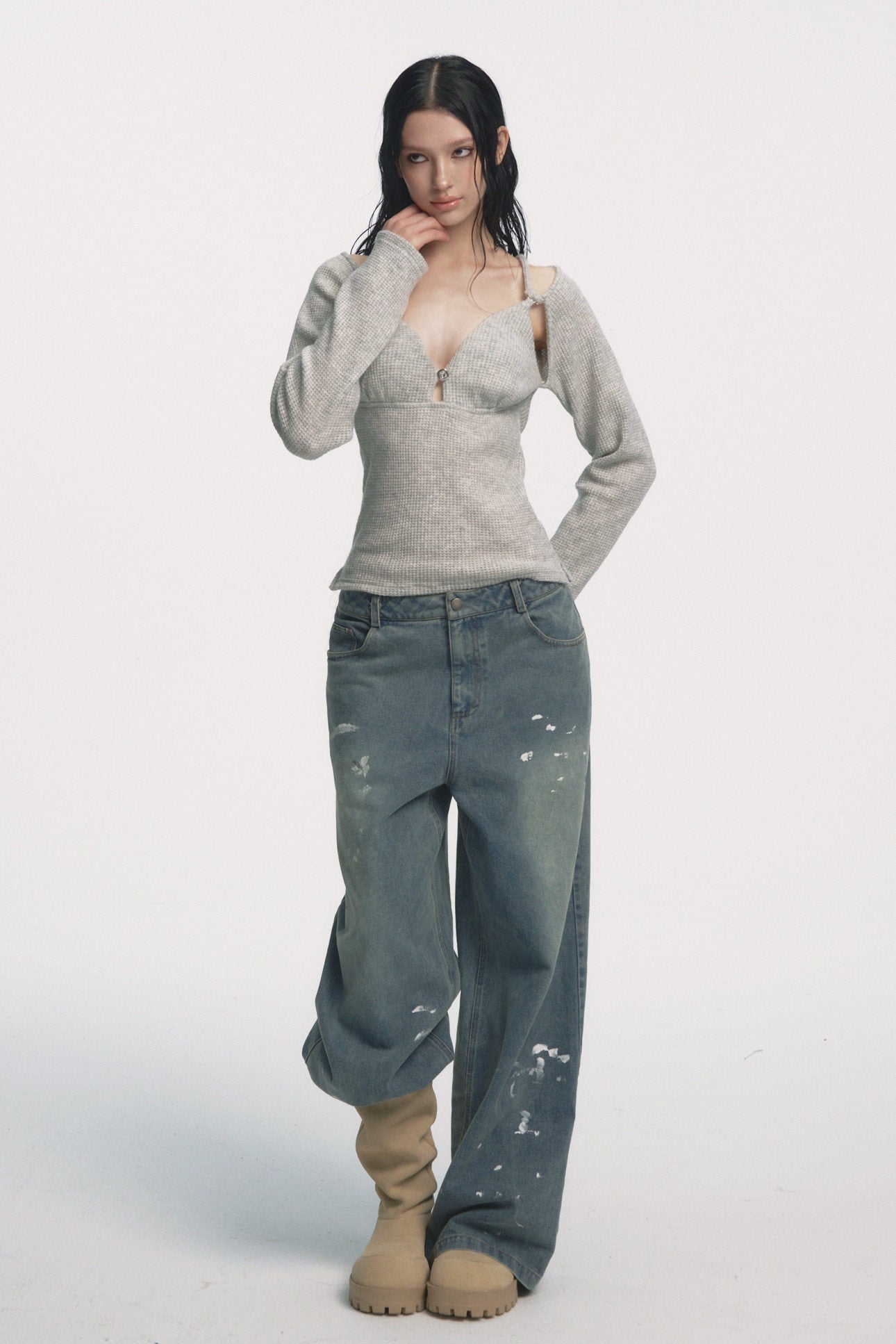 Muirgen - Gray Cut-Out Shoulder V-Neck Knit Top