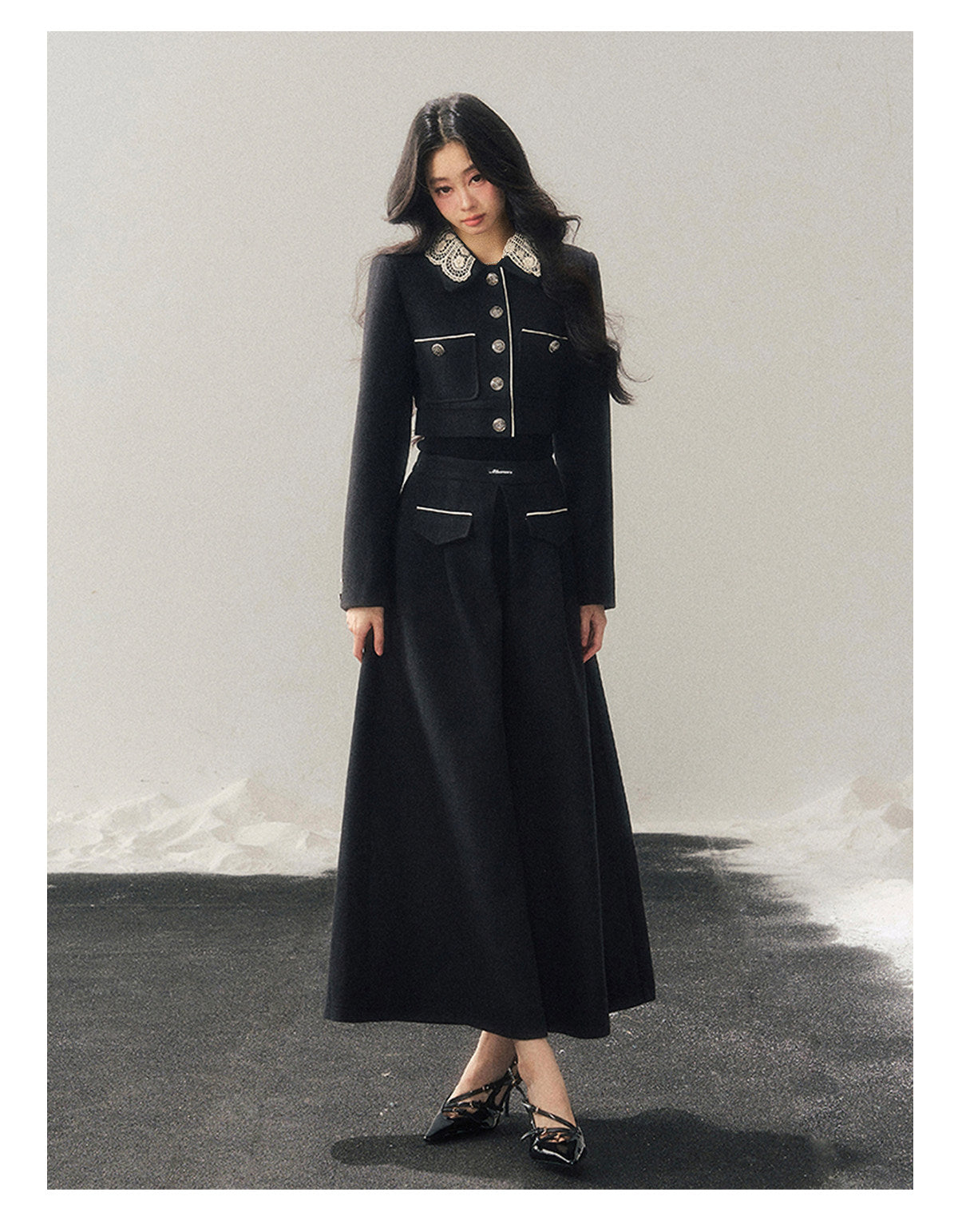 少也眼 "Whispers of Lace" Black French Lace Two-Piece Skirt Set