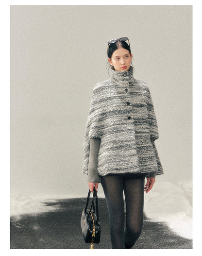 少也眼 "Soft-Focus Warmth" Tweed Cape Coat - Silver Grey