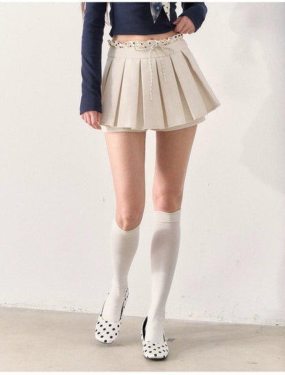 [TMMG] “Leg-Lengthening Essential” — Sweet Cream Pleated Mini Skirt