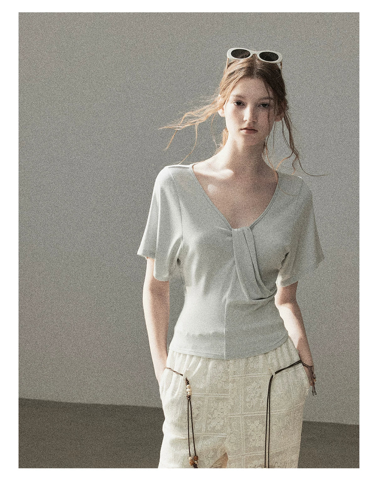 "Moonlight on Water" Twist-Front Cropped T-Shirt (Silver Mink Gray/ Mist Blue)