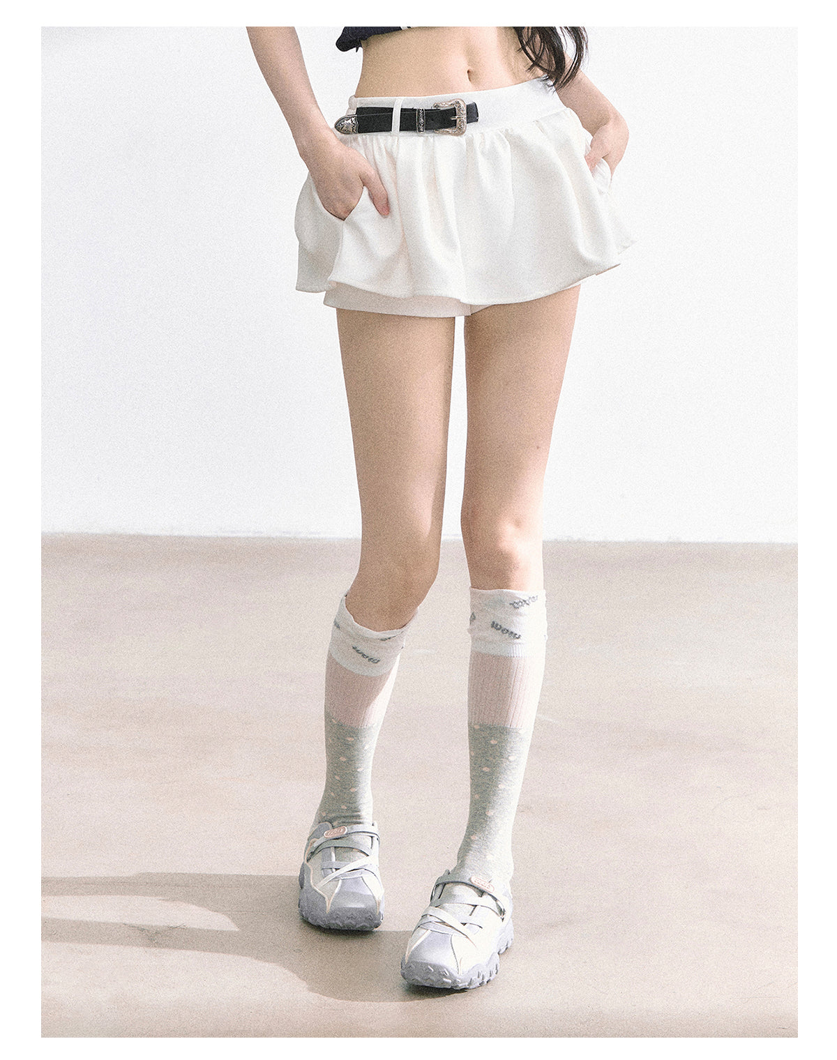 少也眼 "Annie Academy" A-Line Puff Mini Skirt - White