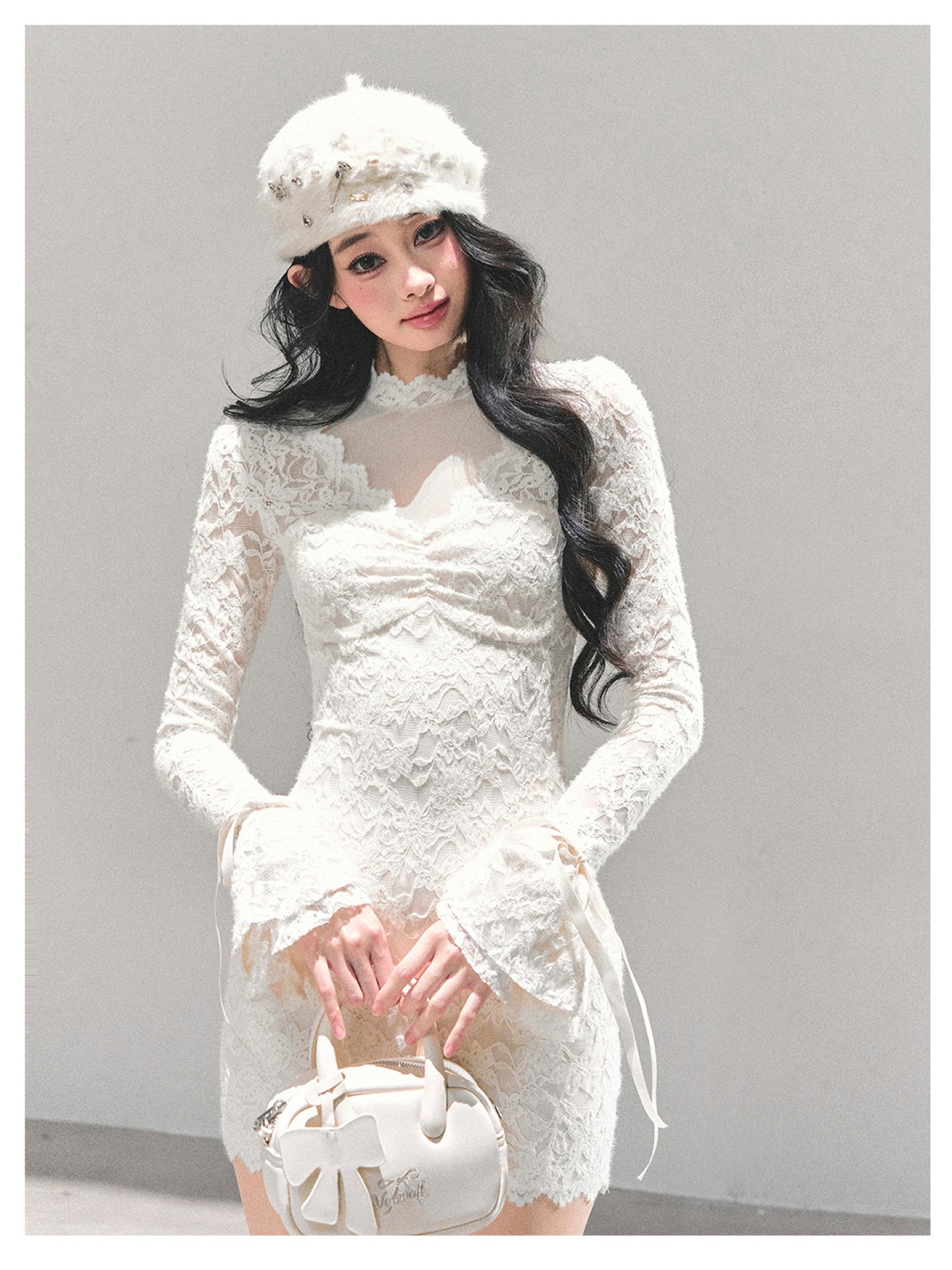 少也眼 “The Moment of the Full Moon" French Lace Winter Dress - White 845613